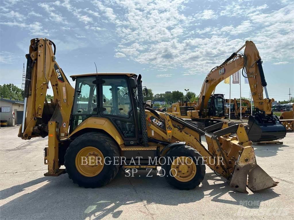 CAT 432F2 Retroescavadeiras