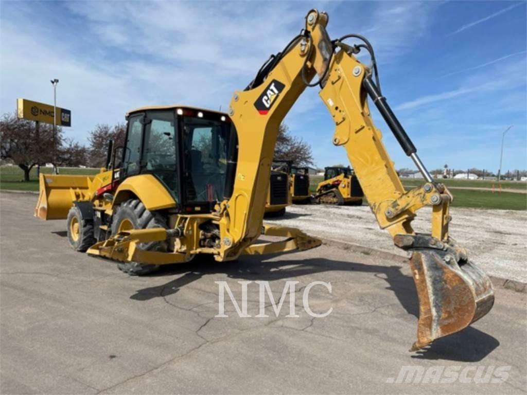 CAT 440 Retroescavadeiras