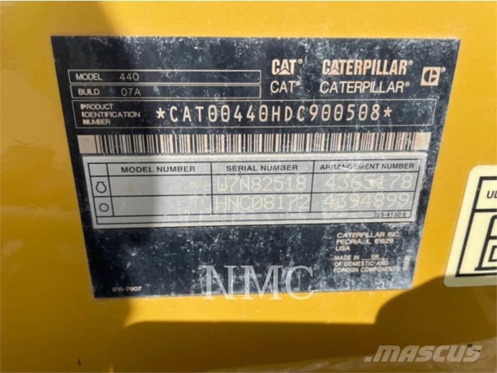 CAT 440 Retroescavadeiras