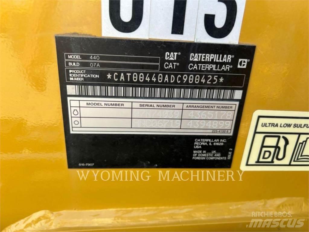 CAT 440 Retroescavadeiras
