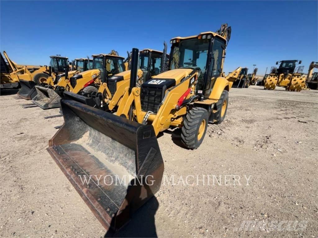 CAT 440 Retroescavadeiras