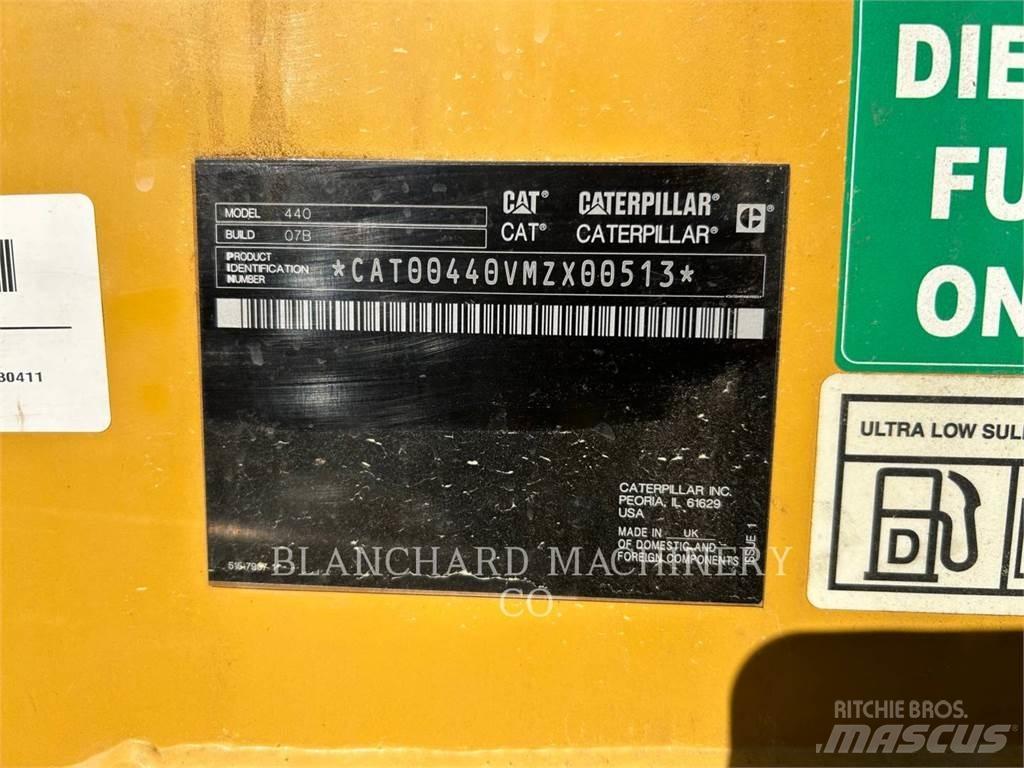 CAT 440 Retroescavadeiras