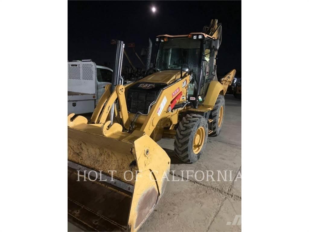 CAT 440 Retroescavadeiras