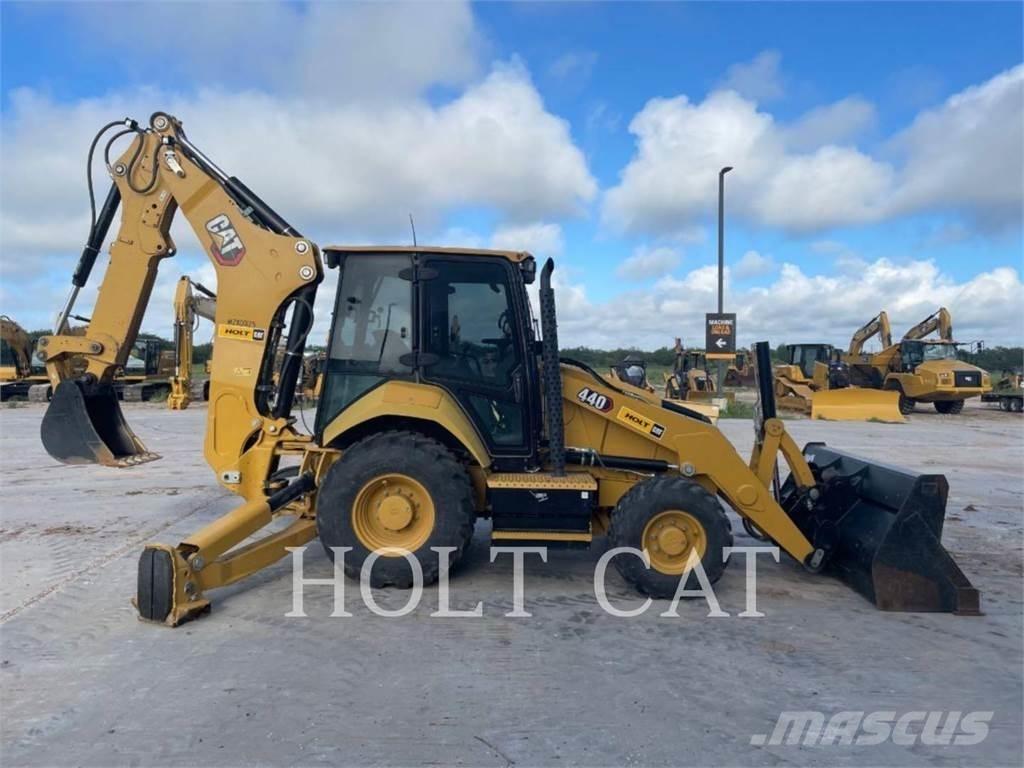 CAT 440 C4E Retroescavadeiras