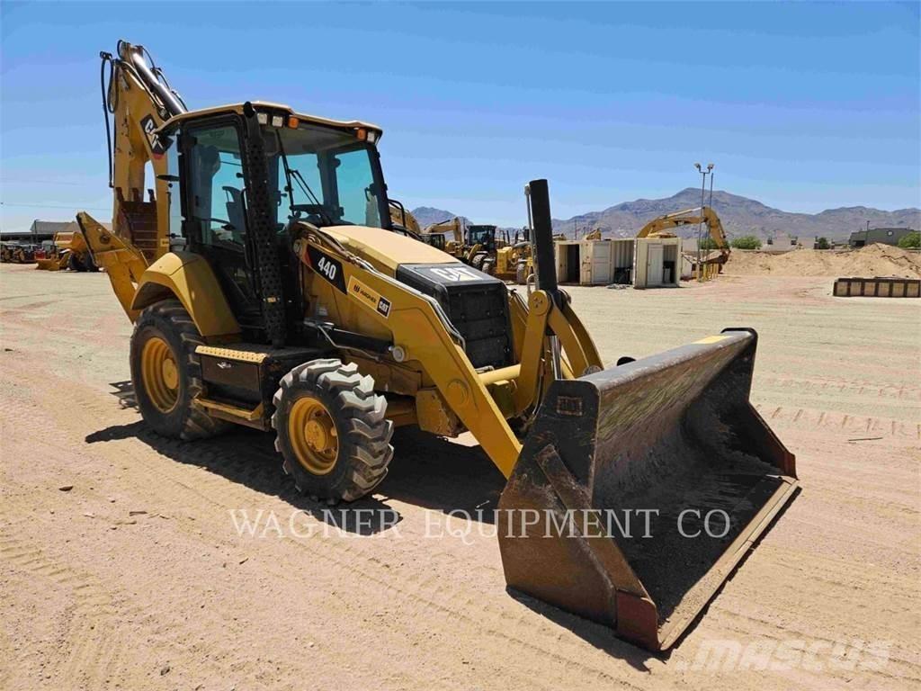 CAT 44007 Retroescavadeiras