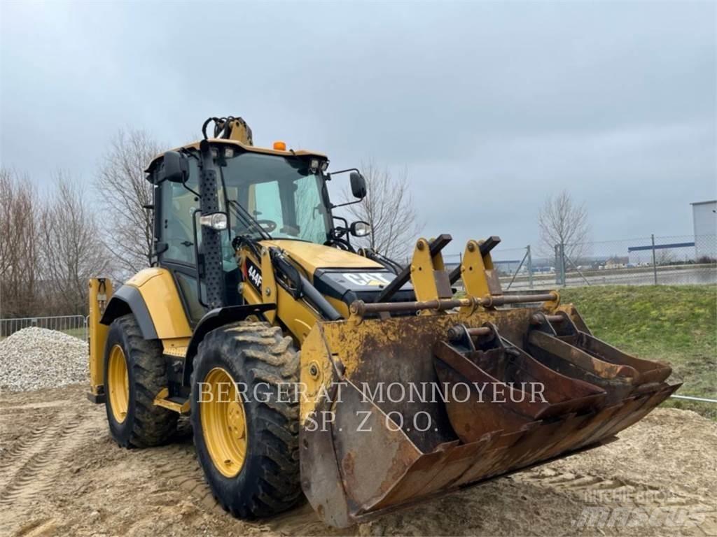 CAT 444F2 Retroescavadeiras