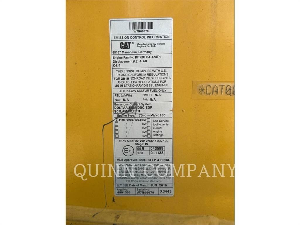 CAT 450 Retroescavadeiras