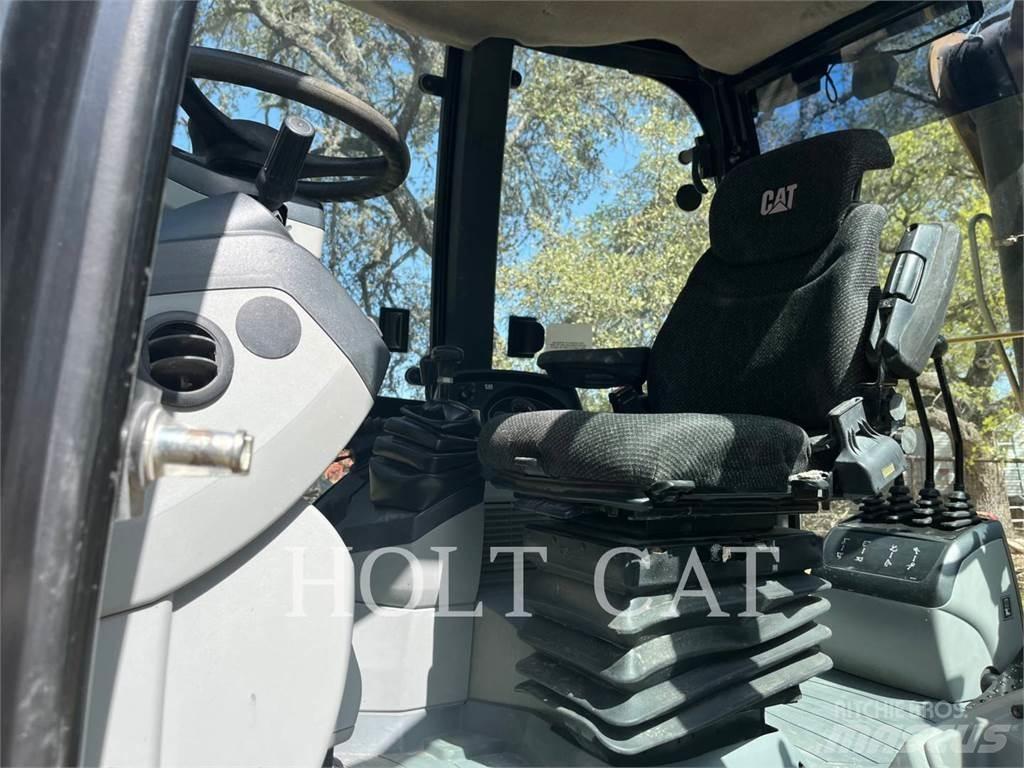CAT 450F Retroescavadeiras