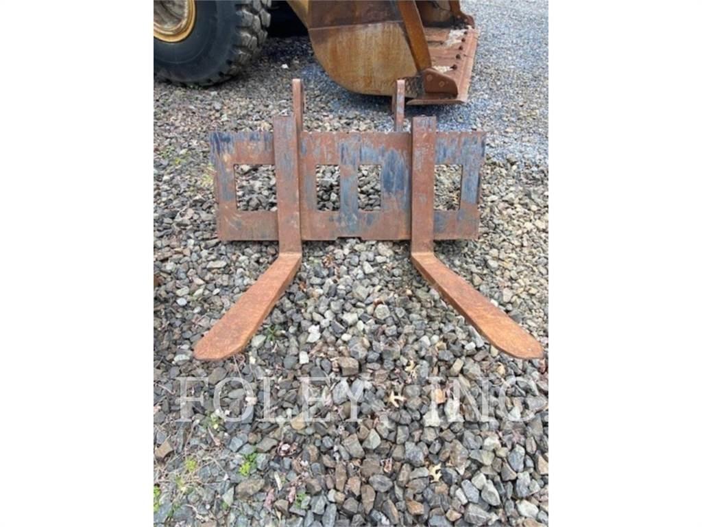 CAT 48 PALLET FORKS Garfos