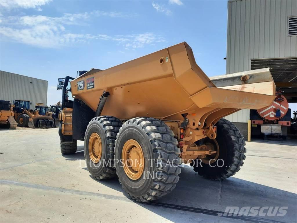 CAT 725 Caminhões articulados
