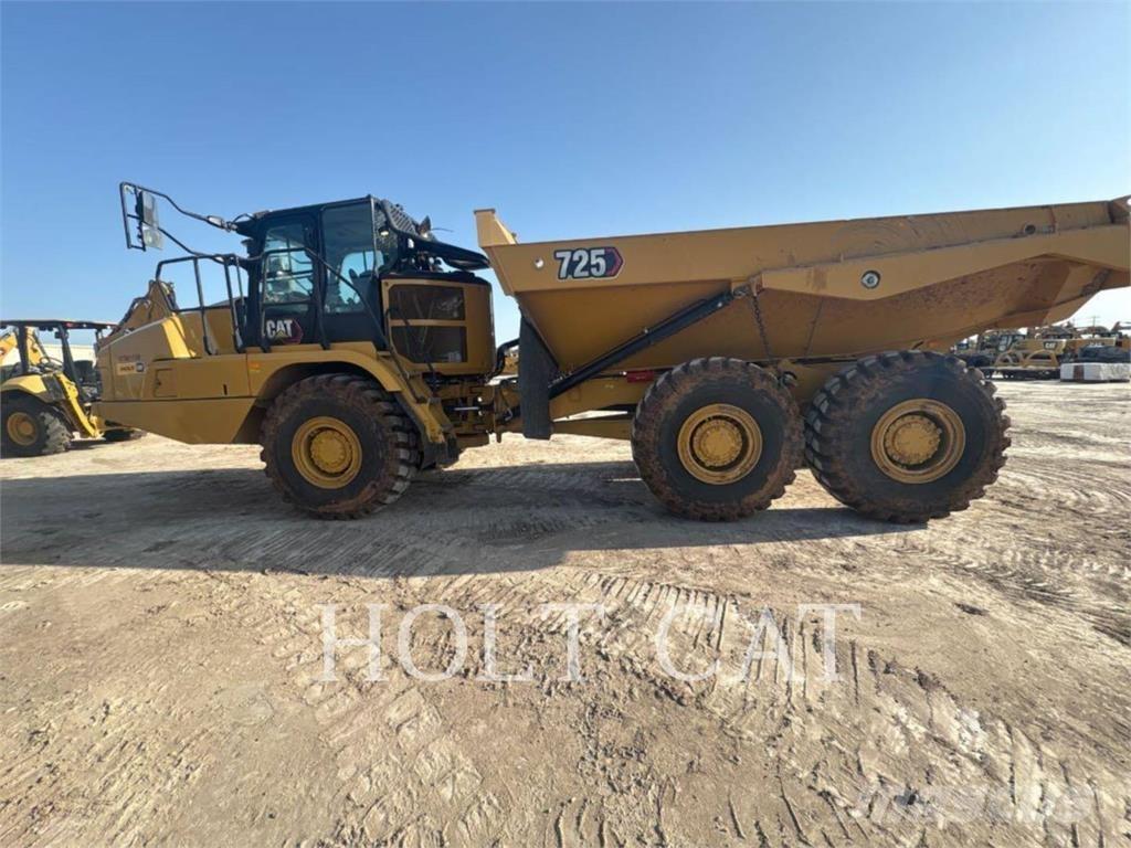 CAT 725 Caminhões articulados
