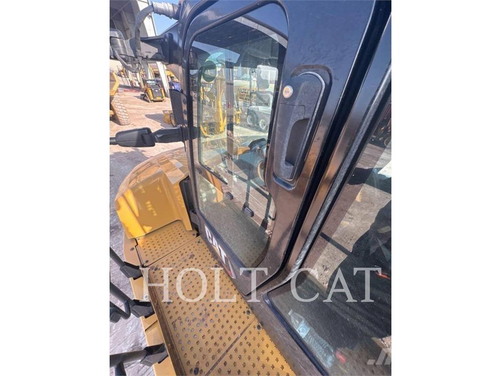 CAT 725 Caminhões articulados