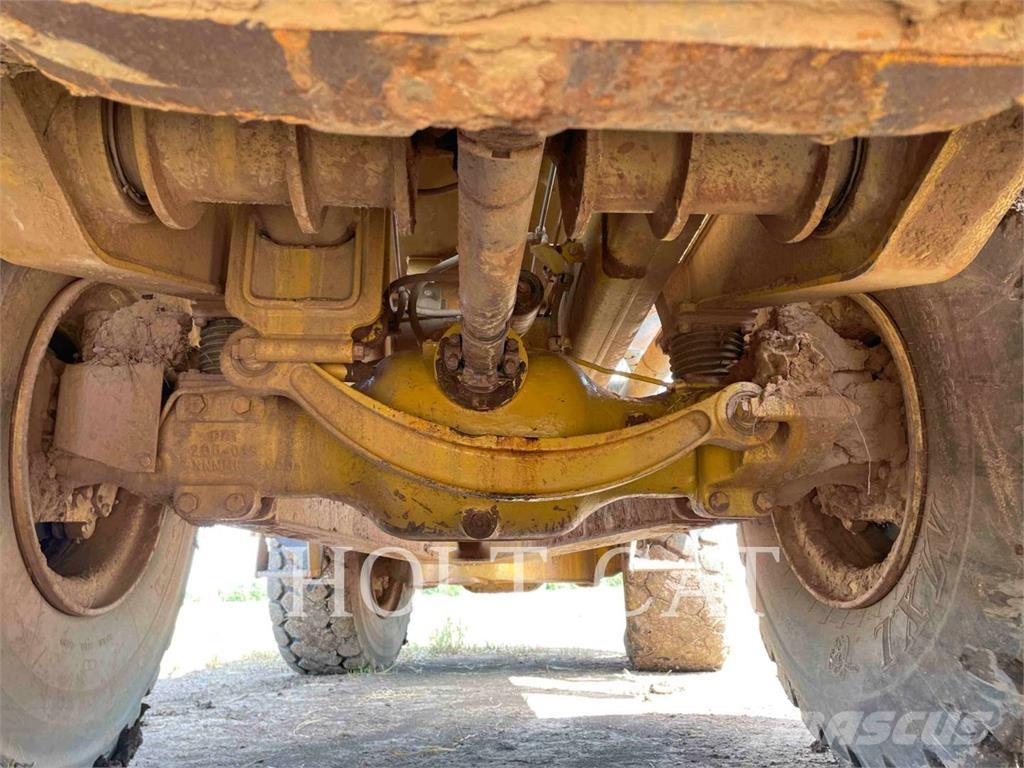 CAT 725 Caminhões articulados