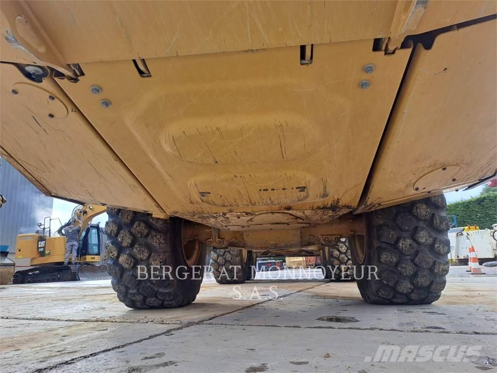 CAT 730 Caminhões articulados