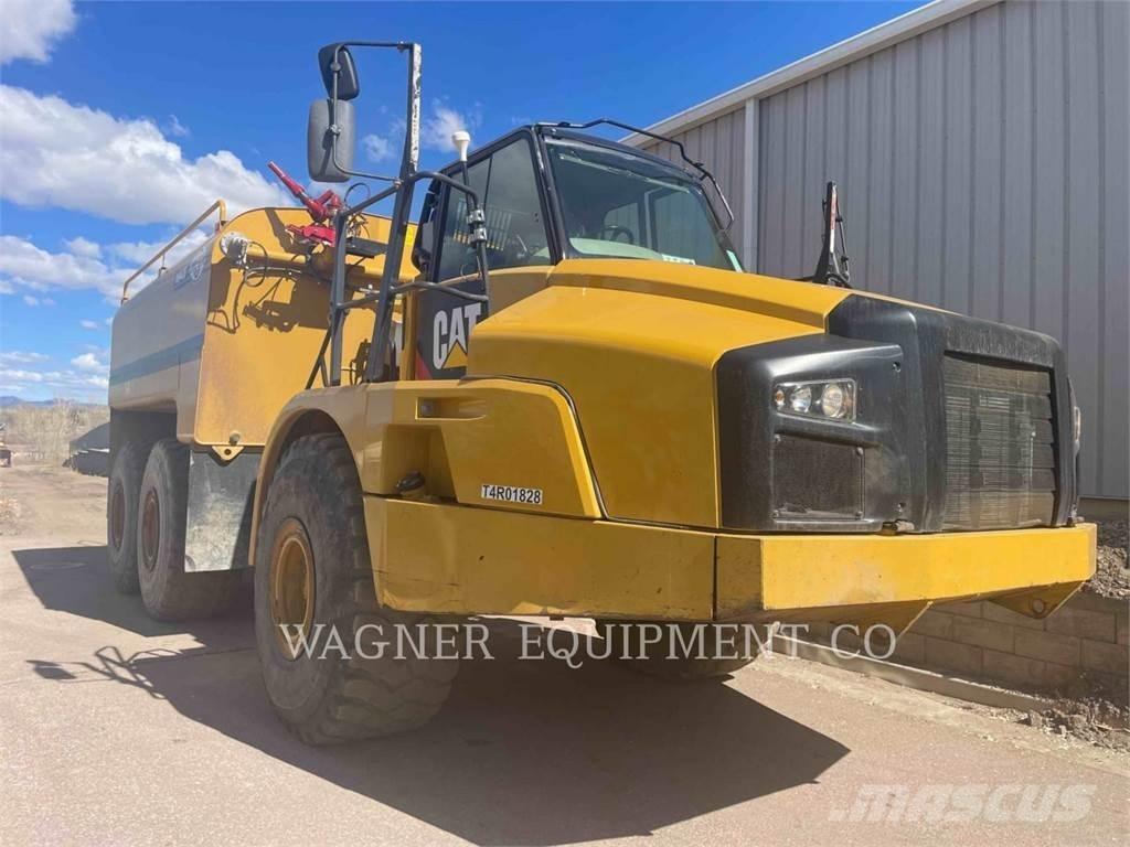 CAT 740B WT Auto-tanques