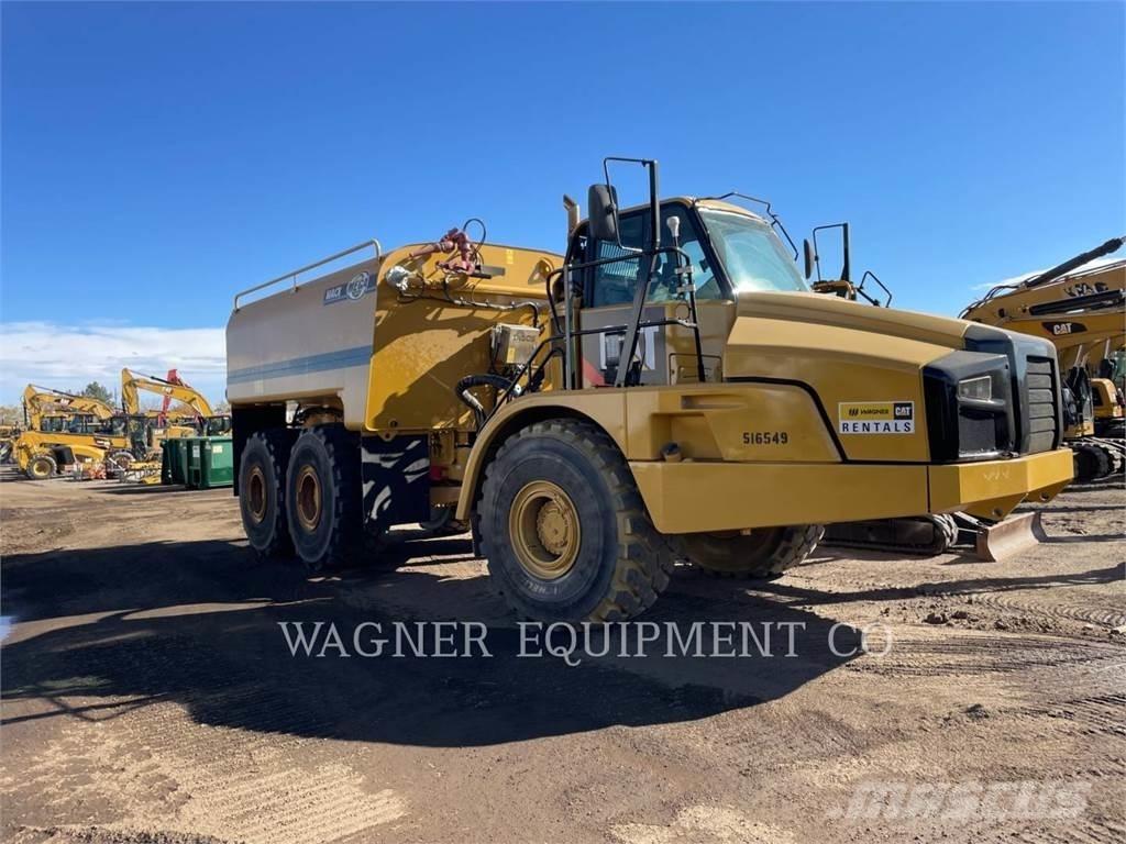 CAT 740B WT RB Auto-tanques