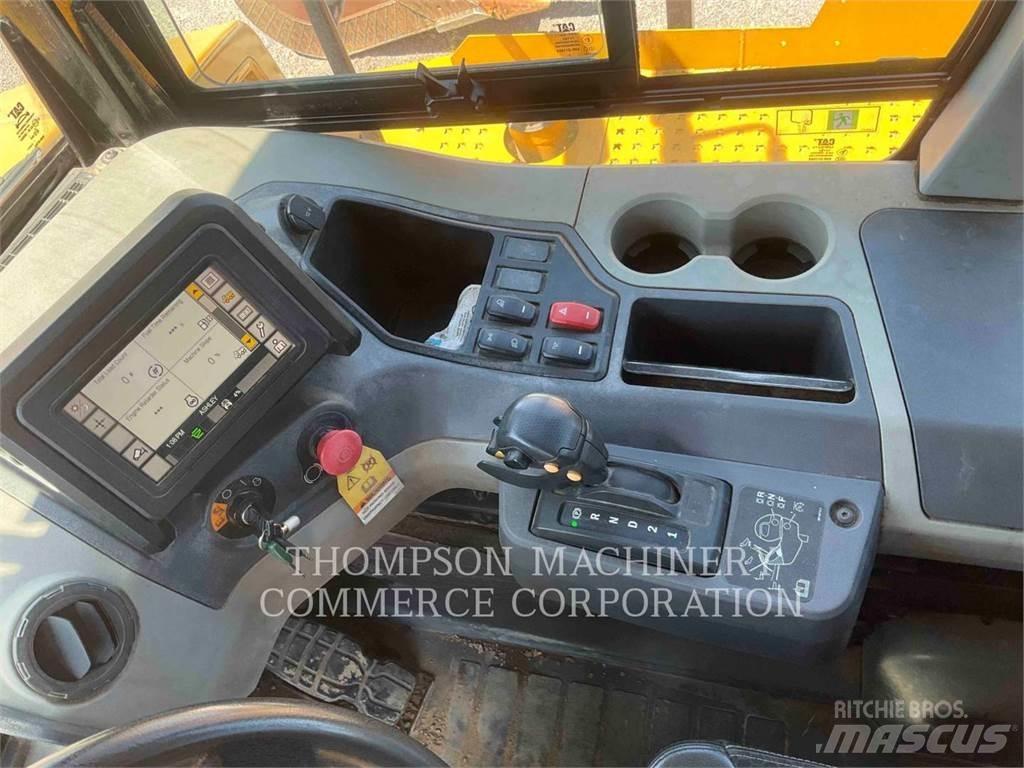CAT 745 Caminhões articulados