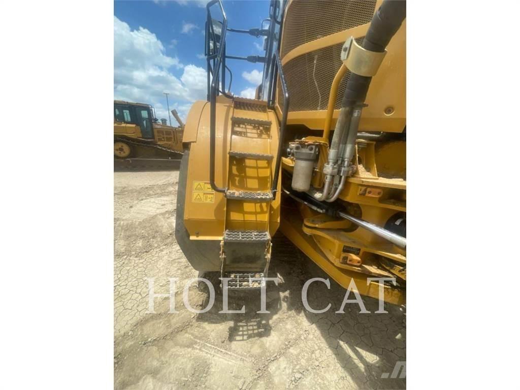 CAT 745 Caminhões articulados