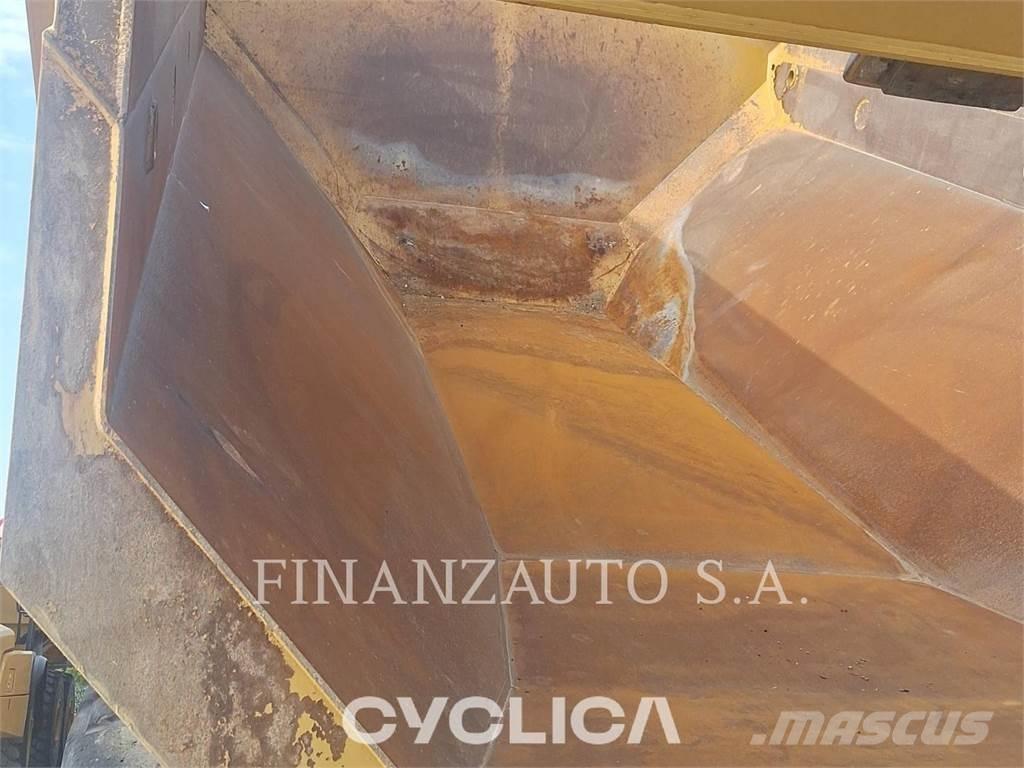 CAT 745 Caminhões articulados