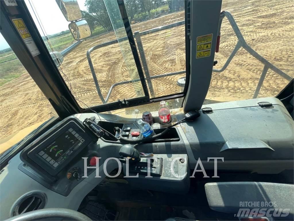 CAT 745-04 Caminhões articulados