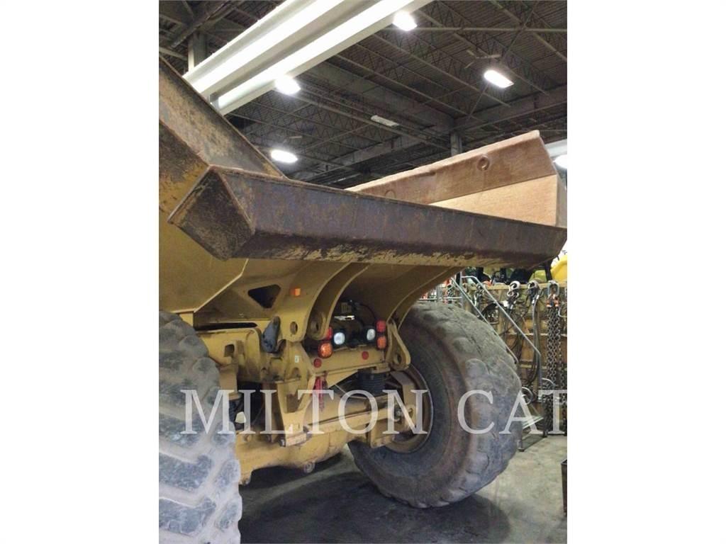 CAT 74504 Caminhões articulados