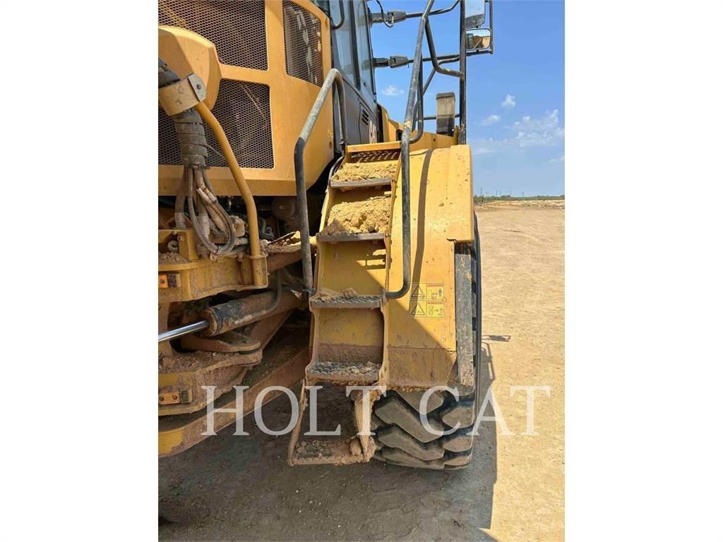 CAT 74504 Caminhões articulados
