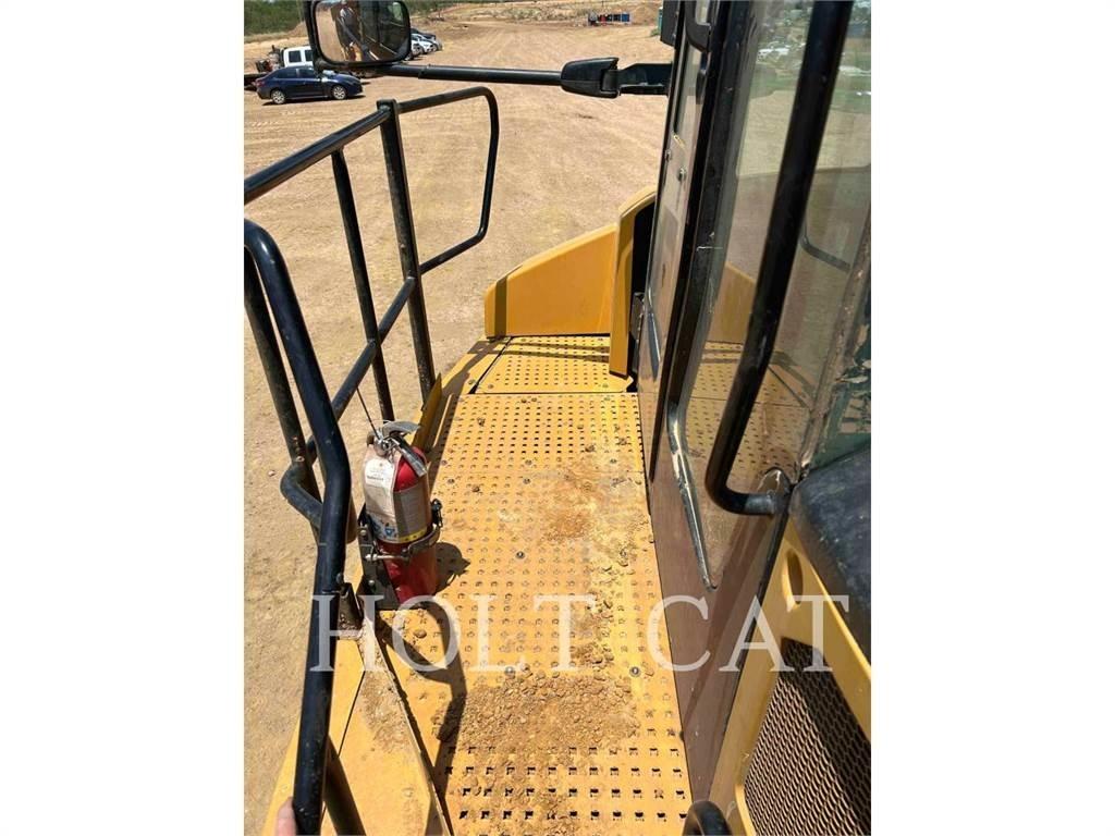 CAT 74504 Caminhões articulados