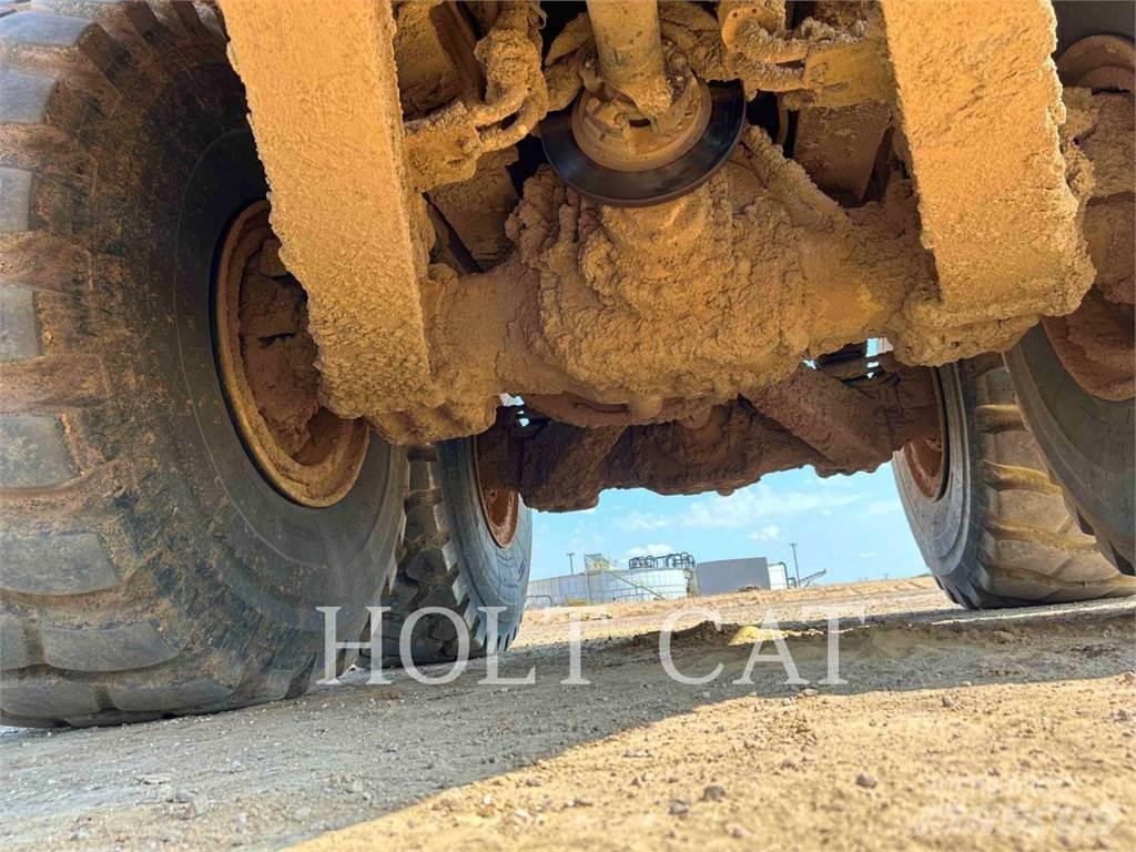 CAT 74504 Caminhões articulados