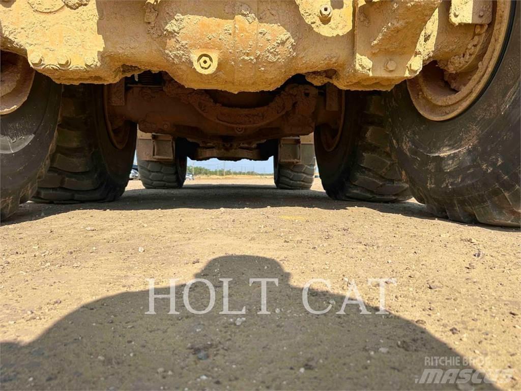 CAT 74504 Caminhões articulados