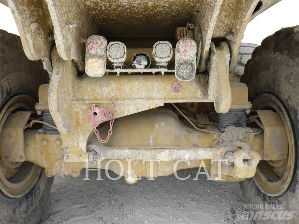 CAT 74504 Caminhões articulados