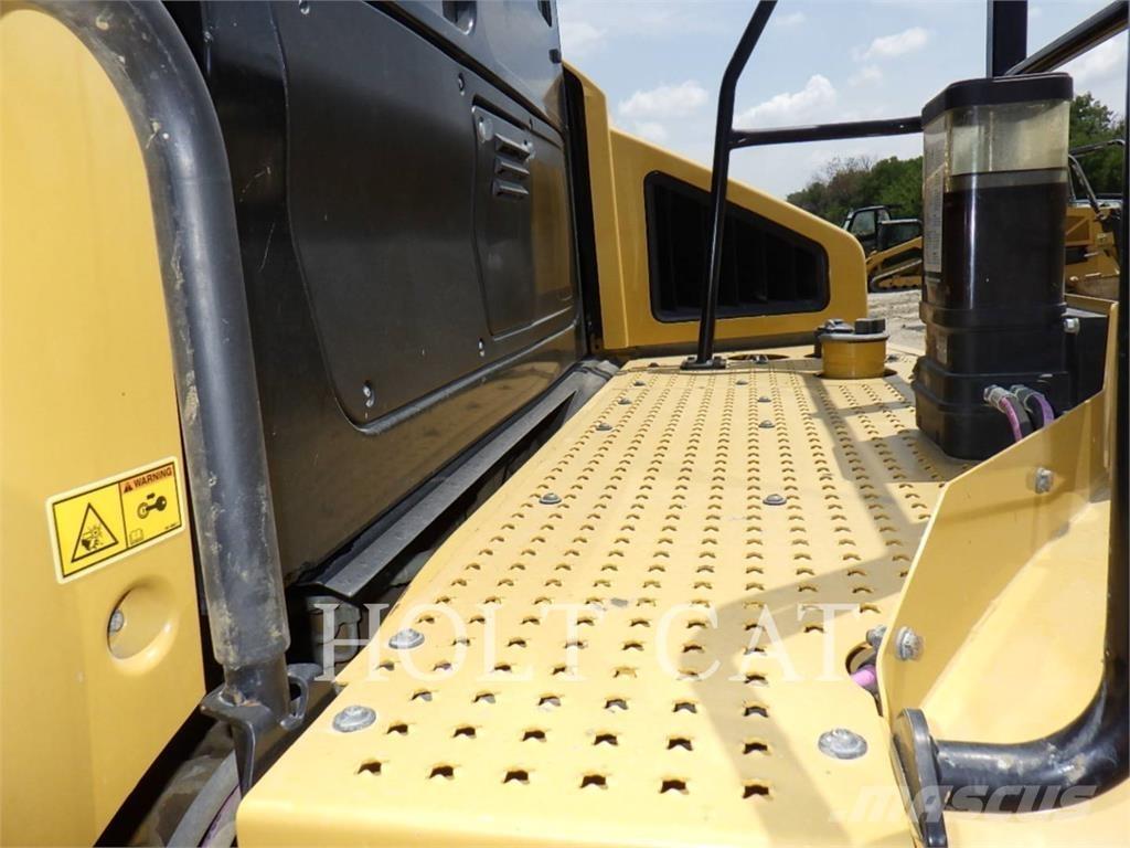 CAT 74504 Caminhões articulados