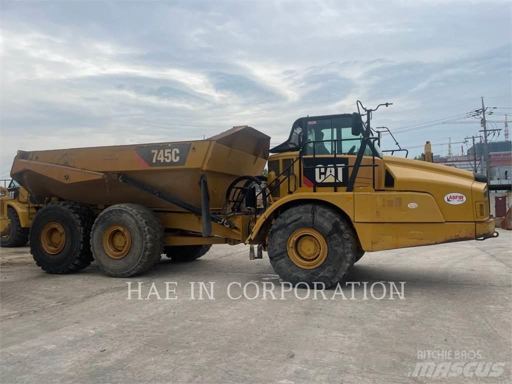 CAT 745C Caminhões articulados
