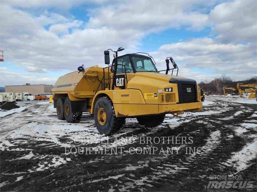 CAT 745C Auto-tanques