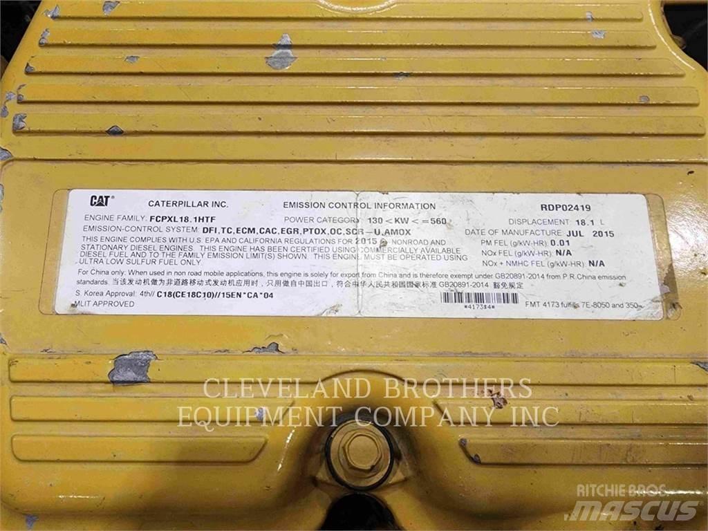 CAT 745C Auto-tanques