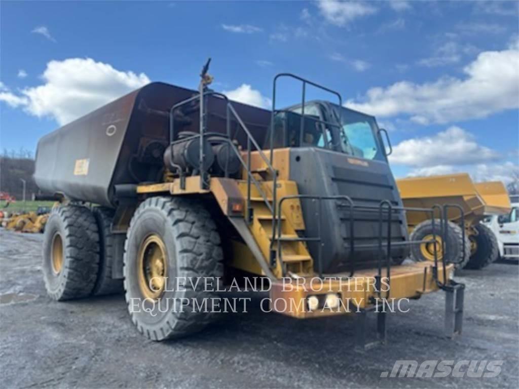 CAT 775F WW Auto-tanques