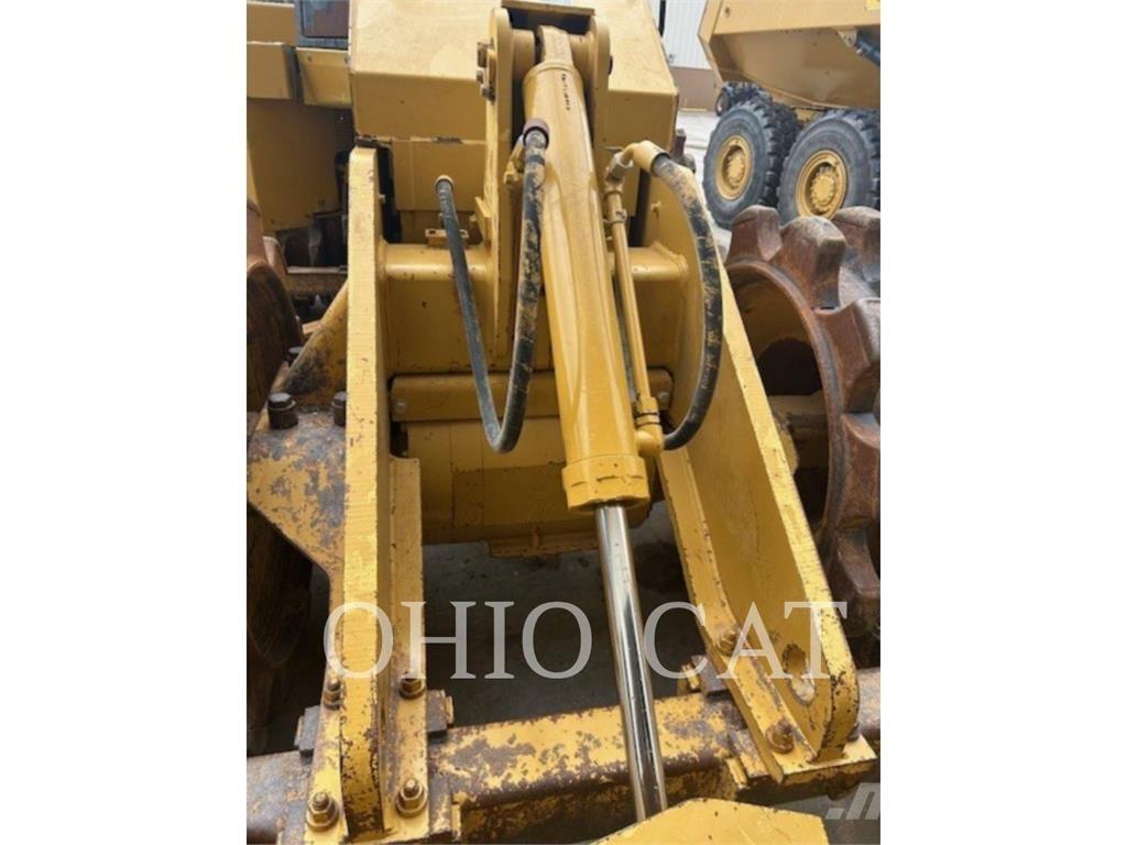 CAT 815F2 Dozers Tratores rodas