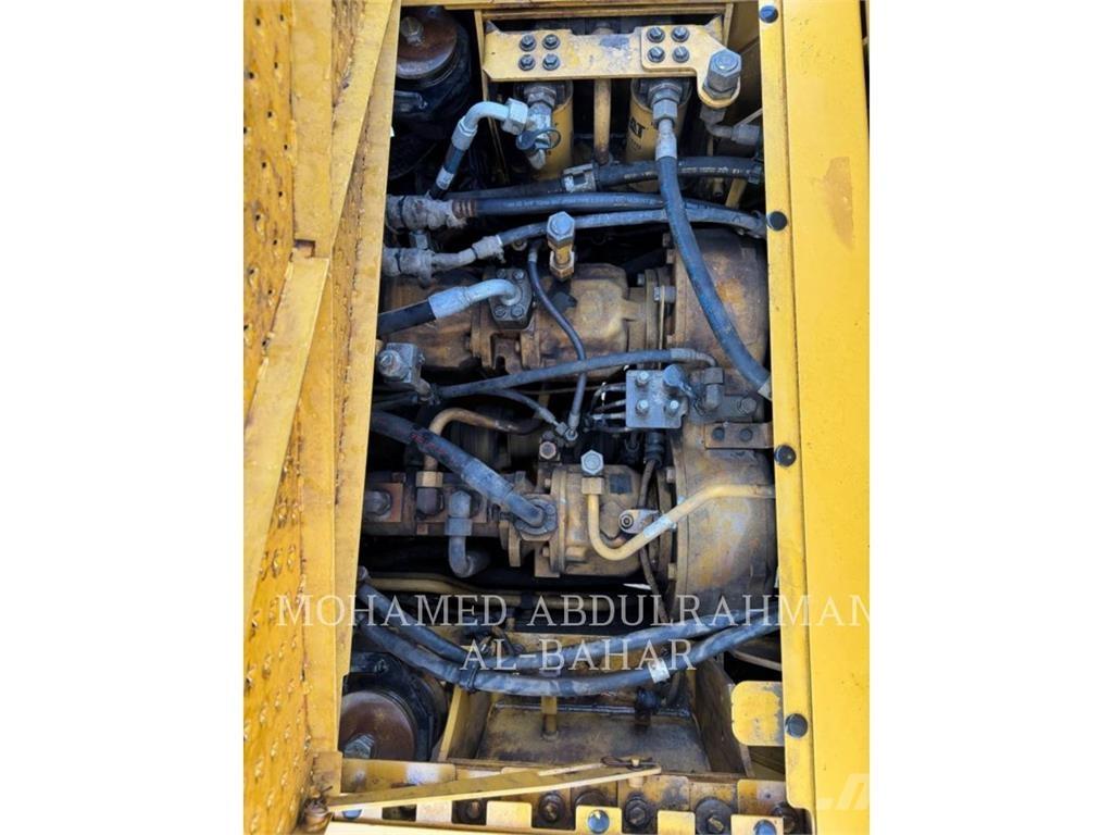 CAT 834F Dozers Tratores rodas