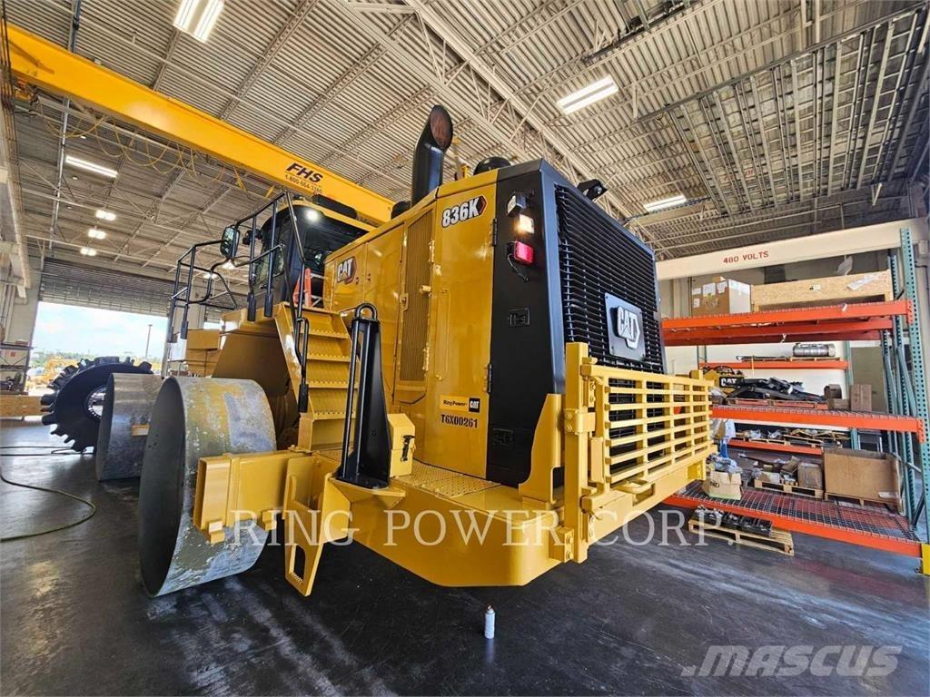 CAT 836K Compactadores para terra