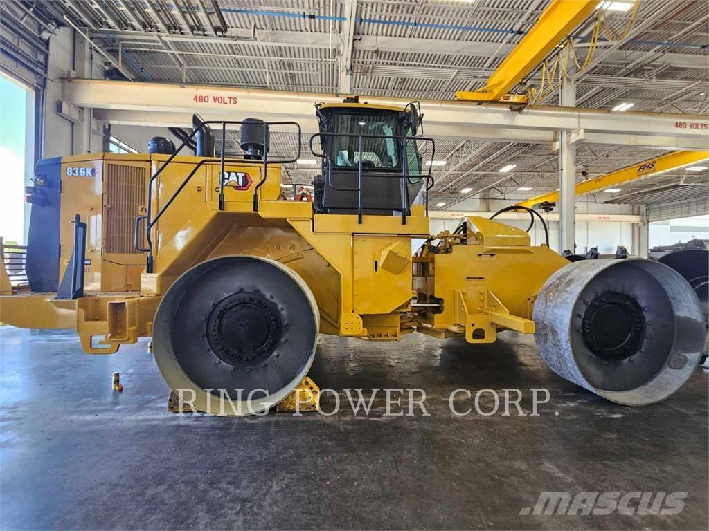 CAT 836K Compactadores para terra