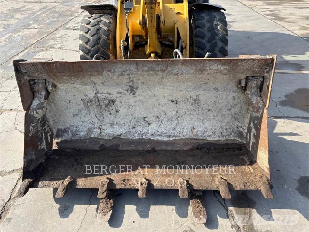 CAT 906H2 Carregadeiras de rodas
