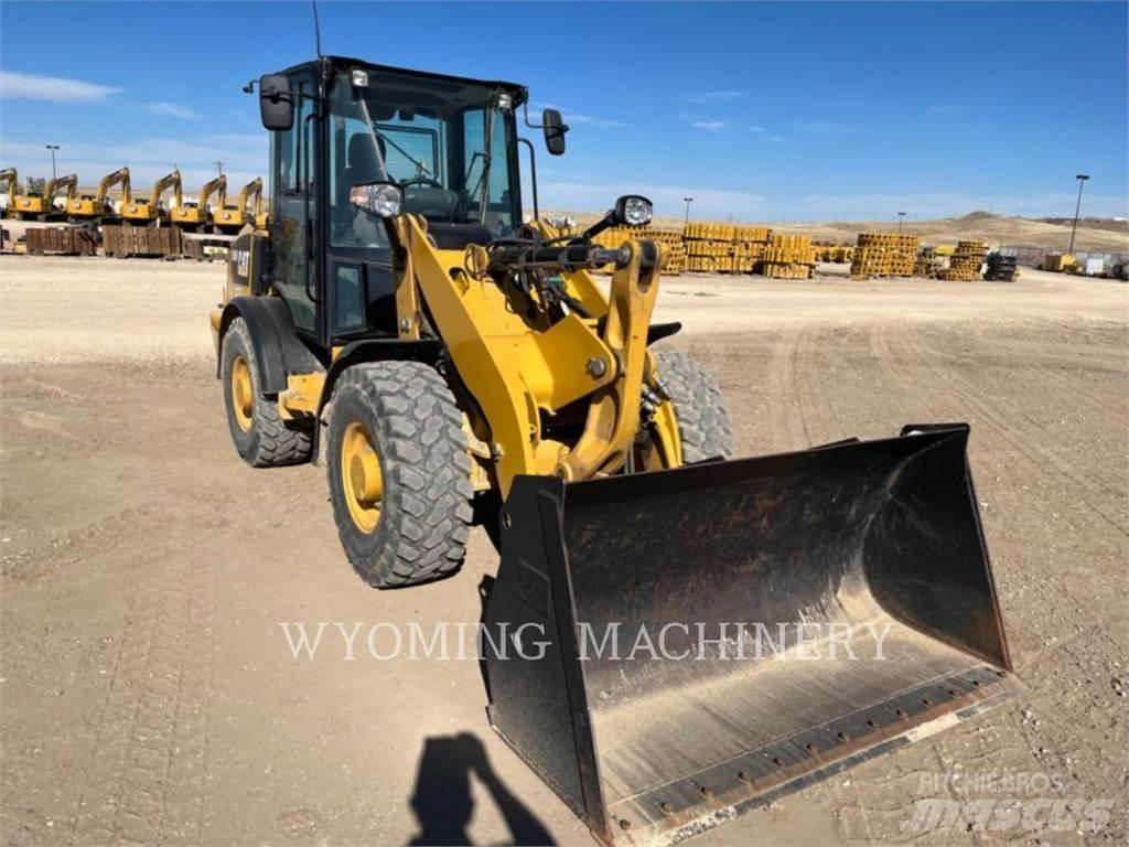 CAT 906M Carregadeiras de rodas