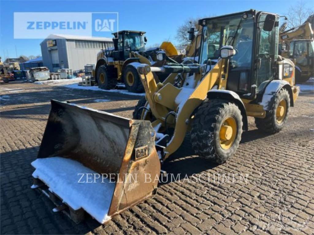 CAT 906M Carregadeiras de rodas