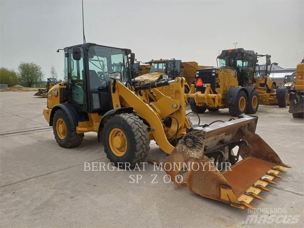 CAT 906M Carregadeiras de rodas