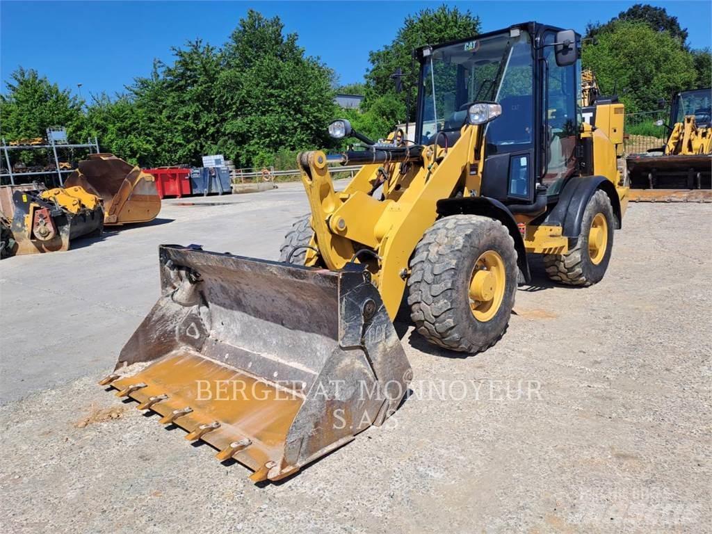 CAT 906M Carregadeiras de rodas