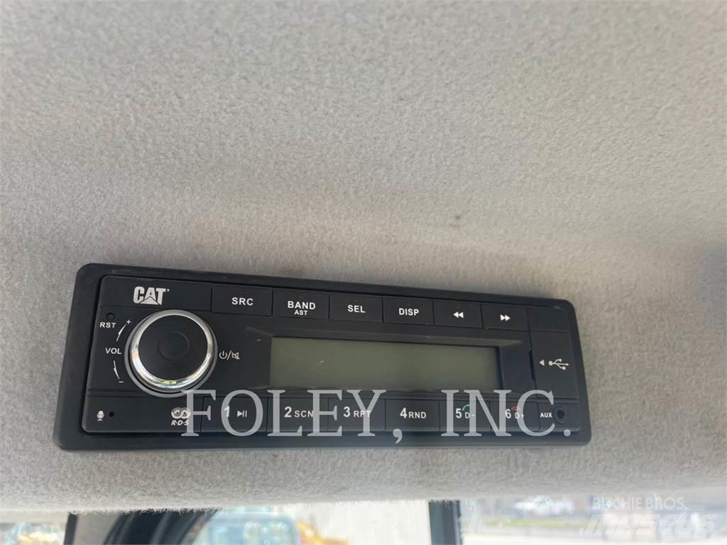 CAT 906M Carregadeiras de rodas