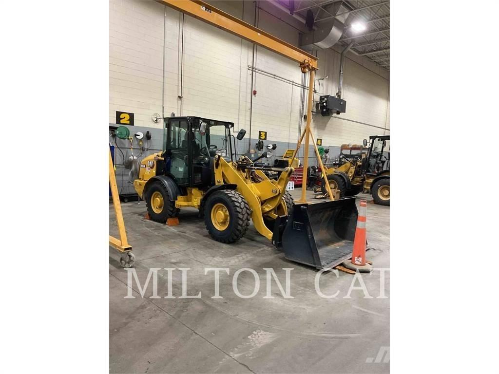 CAT 906M Carregadeiras de rodas