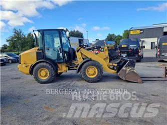CAT 906M Carregadeiras de rodas