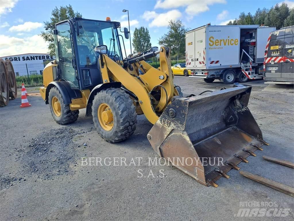 CAT 906M Carregadeiras de rodas