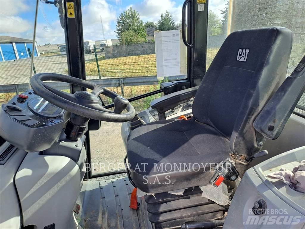 CAT 906M Carregadeiras de rodas