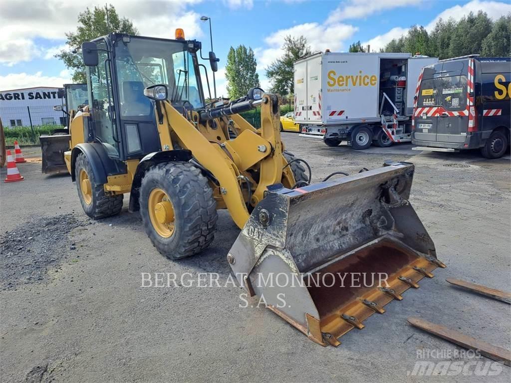 CAT 906M Carregadeiras de rodas